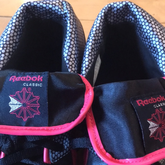 Black&Pink Reebok shoes - Picture 3 of 6